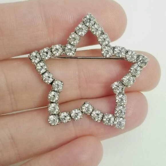 Vintage Avon Star Brooch, Silver Tone Prong Set Rhinestone Lapel Pin, Estate - Picture 1 of 7